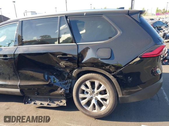 2024 Toyota Highlander XLE z VIN 5TDAAAB52RS003735, wystawiony jako IAAI lot #42373845 z przebiegiem 12 569 mil mil oraz . Historia ofert i sprzedaży dostępna na DreamBid. Obrazek 6.