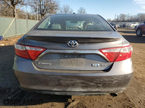 2015 Toyota Camry LE z VIN 4T1BD1FK1FU157092, wystawiony jako Copart lot #43041205 z przebiegiem 172 794 mil mil oraz Szkoda całkowita • Salvage title. Historia ofert i sprzedaży dostępna na DreamBid. Obrazek 6.