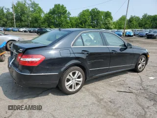 2010 Mercedes-Benz E 350 Luxury z VIN WDDHF8HB1AA213658, wystawiony jako Copart lot #60596165 z przebiegiem 61 213 mil mil oraz Szkoda całkowita • Salvage title. Historia ofert i sprzedaży dostępna na DreamBid. Obrazek 3.