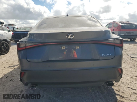 2024 Lexus IS 300 z VIN JTHCA1D21R5130072, wystawiony jako Copart lot #44735485 z przebiegiem 10 362 mil mil oraz Szkoda całkowita • Salvage title. Historia ofert i sprzedaży dostępna na DreamBid. Obrazek 6.