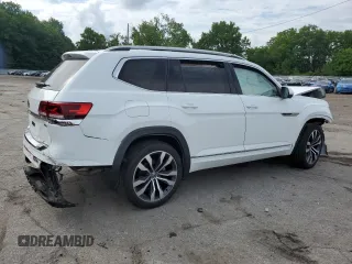 2022 Volkswagen Atlas SEL Premium R-Line with VIN 1V2FR2CA8NC502145, listed as a Copart auction lot 64388755 with Not provided miles and Salvage title. Bid and sale history available at DreamBid. Image 3.