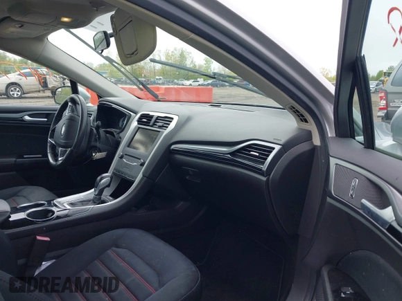 2013 Ford Fusion SE with VIN 3FA6P0HR5DR199082, listed as a IAAI auction lot 42191538 with 142,527 mi miles and . Bid and sale history available at DreamBid. Image 5.
