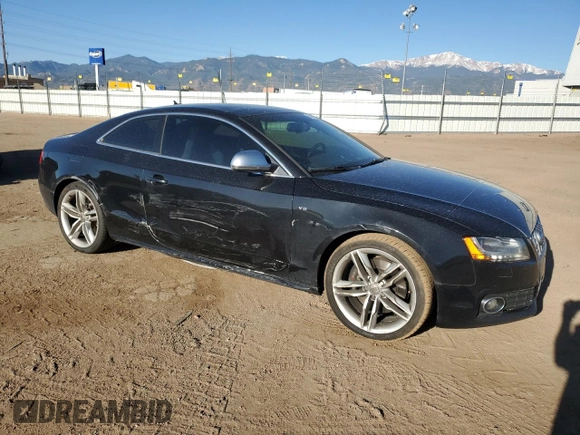 2009 Audi S5 z VIN WAURV78T29A038995, wystawiony jako Copart lot #53546695 z przebiegiem 120 903 mil mil oraz Szkoda całkowita • Salvage title. Historia ofert i sprzedaży dostępna na DreamBid. Obrazek 4.
