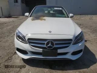 2017 Mercedes-Benz C 300 z VIN 55SWF4KB9HU220182, wystawiony jako Copart lot #62109395 z przebiegiem Nie podano mil oraz Szkoda całkowita • Salvage title. Historia ofert i sprzedaży dostępna na DreamBid. Obrazek 5.