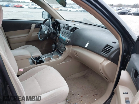 2008 Toyota Highlander z VIN JTEDS41AX82011514, wystawiony jako IAAI lot #41525724 z przebiegiem 225 844 mil mil oraz . Historia ofert i sprzedaży dostępna na DreamBid. Obrazek 5.
