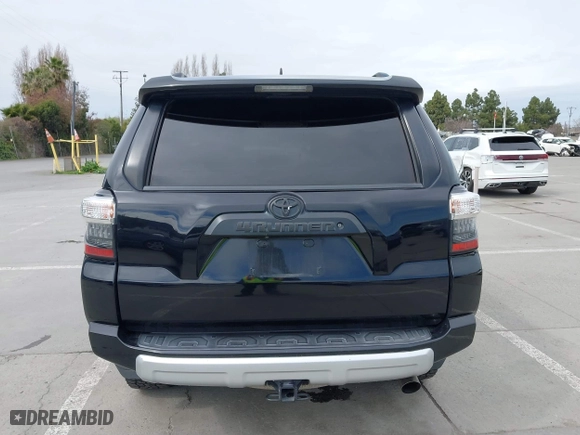 2017 Toyota 4Runner SR5 with VIN JTEBU5JR0H5466187, listed as a IAAI auction lot 41678607 with 137,864 mi miles. Bid and sale history available at carsss.com. Image 17.