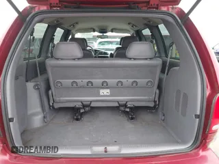 1998 Chrysler Town & Country LXi with VIN 1C4GP64L8WB589426, listed as a IAAI auction lot 41535344 with 132,466 mi miles. Bid and sale history available at carsss.com. Image 18.
