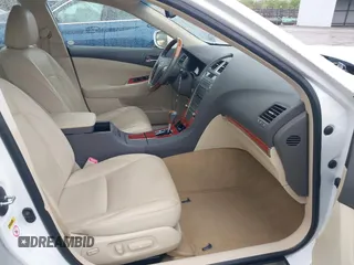 2010 Lexus ES with VIN JTHBK1EG0A2371565, listed as a IAAI auction lot 42011638 with 82,255 mi miles. Bid and sale history available at carsss.com. Image 5.