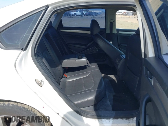 2015 Volkswagen Passat Limited Edition Edition с VIN 1VWAT7A39FC082523, выставлен на аукционе IAAI как лот 41773358 с пробегом 217 069 миль миль и . История ставок и продаж доступна на DreamBid. Изображение 8.