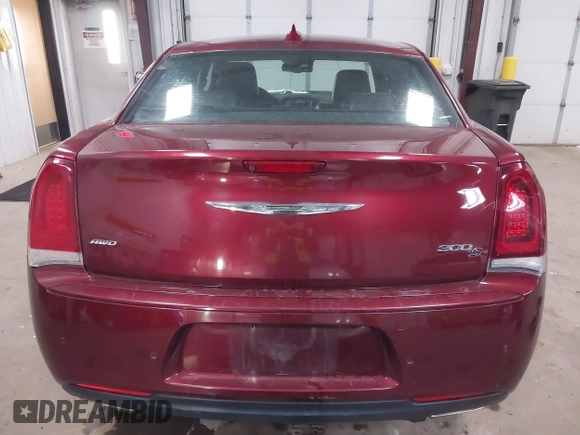 2018 Chrysler 300 S с VIN 2C3CCAGG5JH302401, выставлен на аукционе IAAI как лот 41493239 с пробегом 171 610 миль миль и . История ставок и продаж доступна на DreamBid. Изображение 17.