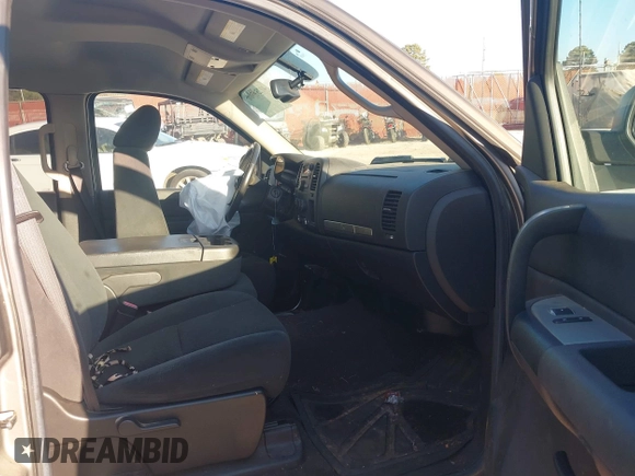 2008 Chevrolet Silverado 1500 1LT with VIN 3GCEC13068G263809, listed as a IAAI auction lot 41251500 with 108,327 mi miles and . Bid and sale history available at DreamBid. Image 5.
