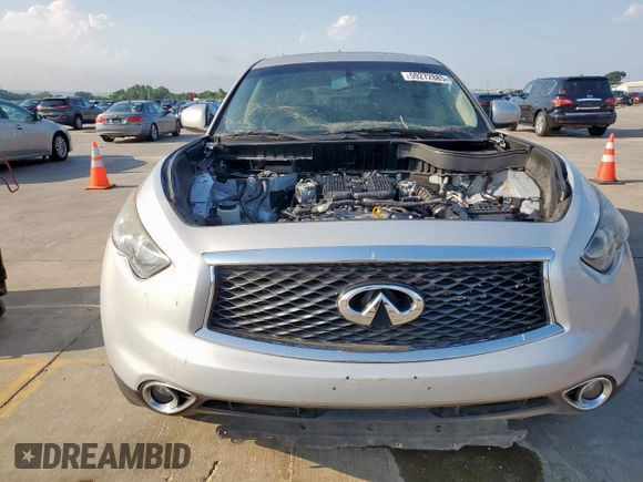 2017 Infiniti QX70 z VIN JN8CS1MW2HM414787, wystawiony jako Copart lot #59272885 z przebiegiem Nie podano mil oraz Czysty tytuł • Clean title. Historia ofert i sprzedaży dostępna na DreamBid. Obrazek 5.