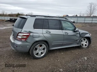 2015 Mercedes-Benz GLK 350 z VIN WDCGG8JBXFG413062, wystawiony jako Copart lot #51152705 z przebiegiem 139 232 mil mil oraz Szkody całkowita. Historia ofert i sprzedaży dostępna na DreamBid. Obrazek 3.