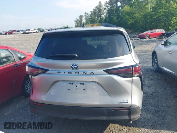 2024 Toyota Sienna LE z VIN 5TDKRKEC0RS203462, wystawiony jako IAAI lot #42240548 z przebiegiem 28 038 mil mil oraz . Historia ofert i sprzedaży dostępna na DreamBid. Obrazek 16.