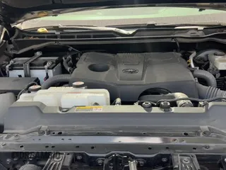2024 Toyota Tundra Limited z VIN 5TFWA5EC3RX020996, wystawiony jako Copart lot #50037365 z przebiegiem 16 103 mil mil oraz Czysty tytuł • Clean title. Historia ofert i sprzedaży dostępna na DreamBid. Obrazek 11.