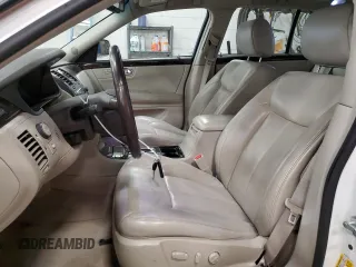 2008 Cadillac DTS 1SA z VIN 1G6KD57Y08U136593, wystawiony jako Copart lot #49208925 z przebiegiem 145 099 mil mil oraz Szkoda całkowita • Salvage title. Historia ofert i sprzedaży dostępna na DreamBid. Obrazek 7.