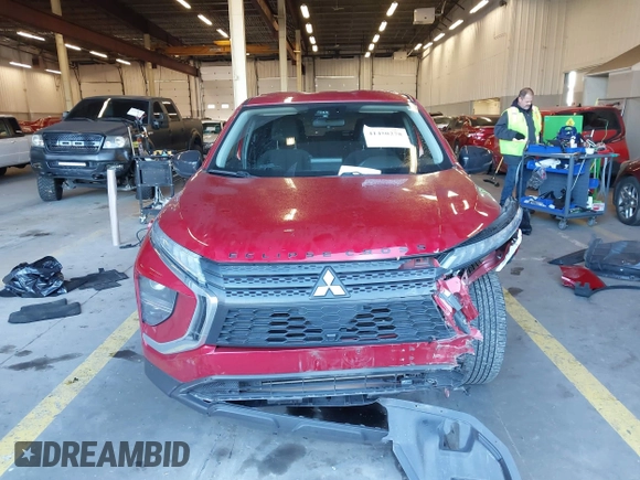 2022 Mitsubishi Eclipse Cross LE z VIN JA4ATVAA6NZ013879, wystawiony jako IAAI lot #41450278 z przebiegiem 33 830 mil mil oraz . Historia ofert i sprzedaży dostępna na DreamBid. Obrazek 13.