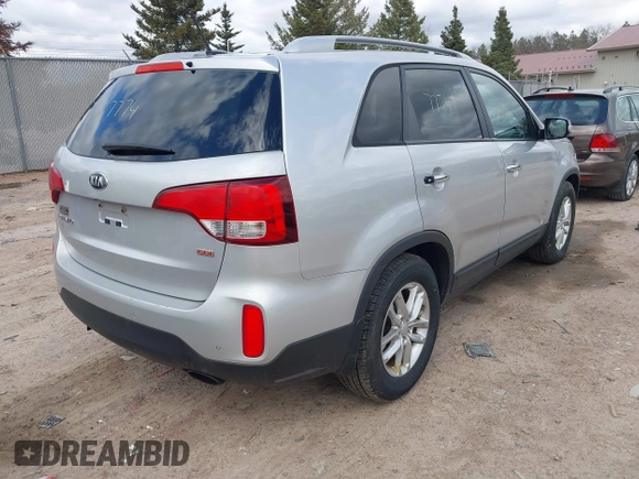 2014 Kia Sorento LX with VIN 5XYKTCA62EG522196, listed as a IAAI auction lot 42037774 with 1 mi miles. Bid and sale history available at carsss.com. Image 4.