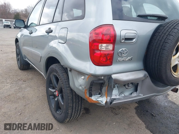 2005 Toyota RAV4 with VIN JTEHD20VX56046580, listed as a IAAI auction lot 41881318 with 155,541 mi miles. Bid and sale history available at carsss.com. Image 6.
