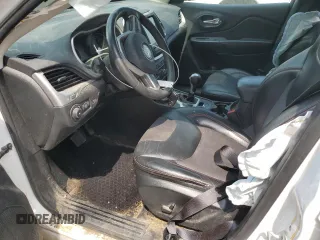 2015 Jeep Cherokee Trailhawk with VIN 1C4PJMBS8FW717950, listed as a Copart auction lot 60321625 with 155,210 mi miles and Salvage title. Bid and sale history available at DreamBid. Image 7.