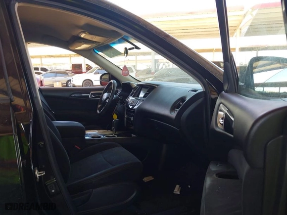 2013 Nissan Pathfinder Platinum with VIN 5N1AR2MN1DC667414, listed as a IAAI auction lot 39591196 with 163,947 mi miles. Bid and sale history available at carsss.com. Image 5.