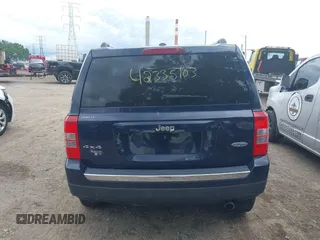 2016 Jeep Patriot Latitude z VIN 1C4NJRFB6GD500649, wystawiony jako IAAI lot #42335103 z przebiegiem 52 742 mil mil oraz . Historia ofert i sprzedaży dostępna na DreamBid. Obrazek 17.