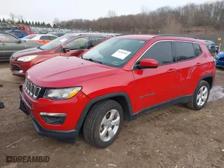 2019 Jeep Compass Latitude with VIN 3C4NJCBB1KT782351, listed as a IAAI auction lot 41241262 with 90,362 mi miles. Bid and sale history available at carsss.com. Image 18.