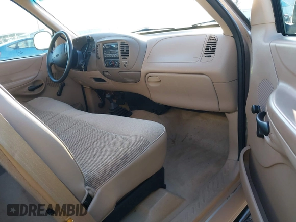 1997 Ford F-150 XL with VIN 1FTDX18W7VKB72498, listed as a IAAI auction lot 41390245 with 55,945 mi miles. Bid and sale history available at carsss.com. Image 5.