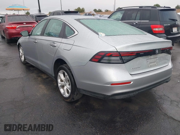 2024 Honda Accord LX z VIN 1HGCY1F22RA083914, wystawiony jako IAAI lot #41919521 z przebiegiem 33 106 mil mil oraz . Historia ofert i sprzedaży dostępna na DreamBid. Obrazek 3.