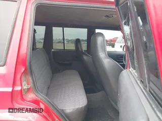 2000 Jeep Cherokee with VIN 1J4FT48S6YL206569, listed as a IAAI auction lot 41561948 with 189,544 mi miles and . Bid and sale history available at DreamBid. Image 8.