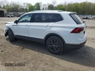 2024 Volkswagen Tiguan SE with VIN 3VVMB7AXXRM077048, listed as a Copart auction lot 54885705 with 9,414 mi miles and Salvage title. Bid and sale history available at DreamBid. Image 2.
