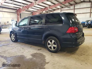 2009 Volkswagen Routan SE with VIN 2V8HW34109R544446, listed as a Copart auction lot 53520835 with 140,421 mi miles and Clean Title. Bid and sale history available at carsss.com. Image 2.