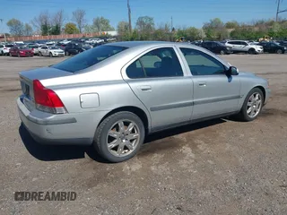 2003 Volvo S60 with VIN YV1RH59H632284355, listed as a IAAI auction lot 42033874 with 179,000 mi miles. Bid and sale history available at carsss.com. Image 4.