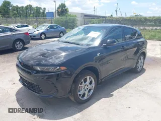 2024 Dodge Hornet R/T с VIN ZACPDFCW6R3A35730, выставлен на аукционе IAAI как лот 42708536 с пробегом 23 026 миль миль и . История ставок и продаж доступна на DreamBid. Изображение 17.