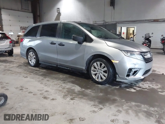 2018 Honda Odyssey LX with VIN 5FNRL6H21JB067863, listed as a IAAI auction lot 40432996 with 224,723 mi miles. Bid and sale history available at carsss.com. Image 1.