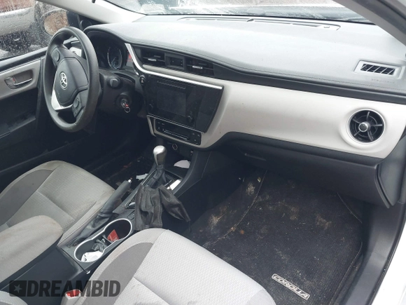 2018 Toyota Corolla L z VIN 2T1BURHEXJC071036, wystawiony jako IAAI lot #41213119 z przebiegiem 56 567 mil mil oraz . Historia ofert i sprzedaży dostępna na DreamBid. Obrazek 5.