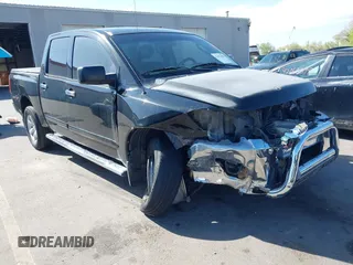 2008 Nissan Titan XE z VIN 1N6AA07C58N330441, wystawiony jako IAAI lot #42094956 z przebiegiem 187 670 mil mil oraz . Historia ofert i sprzedaży dostępna na DreamBid. Obrazek 1.