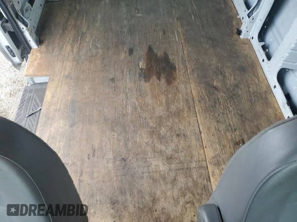 2019 Ford Transit z VIN 1FTYR2XM6KKB14847, wystawiony jako Copart lot #59996485 z przebiegiem 354 486 mil mil oraz Szkoda całkowita • Salvage title. Historia ofert i sprzedaży dostępna na DreamBid. Obrazek 10.