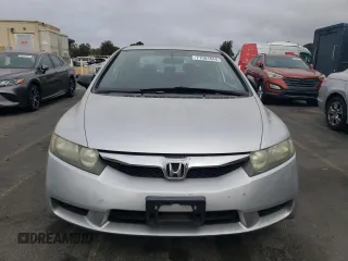 2010 Honda Civic z VIN 19XFA1E39AE028789, wystawiony jako Copart lot #71501844 z przebiegiem 136 429 mil mil oraz Szkoda całkowita • Salvage title. Historia ofert i sprzedaży dostępna na DreamBid. Obrazek 5.