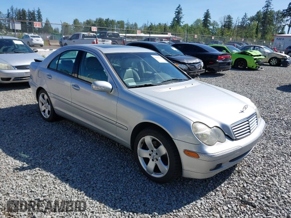 2001 Mercedes-Benz C 230/260/280/320 z VIN WDBRF61J51F013288, wystawiony jako IAAI lot #42322128 z przebiegiem Nie podano mil oraz . Historia ofert i sprzedaży dostępna na DreamBid. Obrazek 1.
