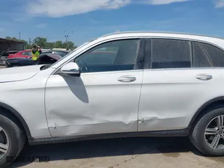 2021 Mercedes-Benz GLC with VIN W1N0G8DB5MV264998, listed as a IAAI auction lot 42070622 with 14,000 mi miles. Bid and sale history available at carsss.com. Image 15.
