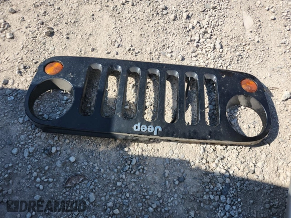 2008 Jeep Wrangler Unlimited Sahara with VIN 1J8GA59158L538460, listed as a Copart auction lot 63897295 with 335,852 mi miles and Clean title. Bid and sale history available at DreamBid. Image 12.