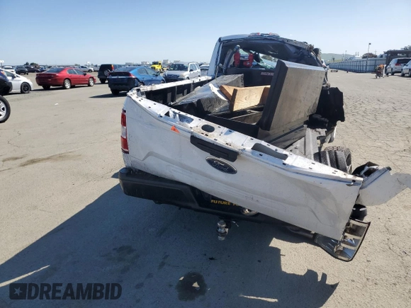 2018 Ford F-150 XL z VIN 1FTMF1CB1JKE82342, wystawiony jako Copart lot #51732805 z przebiegiem Nie podano mil oraz Szkoda całkowita • Salvage title. Historia ofert i sprzedaży dostępna na DreamBid. Obrazek 6.
