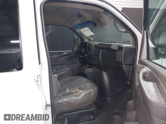 2012 Chevrolet Express Passenger LS z VIN 1GAWGPFGXC1114016, wystawiony jako IAAI lot #41514481 z przebiegiem 294 040 mil mil oraz . Historia ofert i sprzedaży dostępna na DreamBid. Obrazek 5.