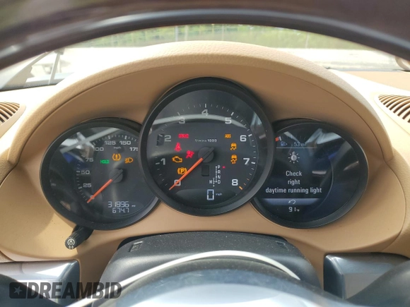 2017 Porsche 718 Boxster z VIN WP0CA2A82HS221853, wystawiony jako Copart lot #64264244 z przebiegiem 31 996 mil mil oraz Szkoda całkowita • Salvage title. Historia ofert i sprzedaży dostępna na DreamBid. Obrazek 9.