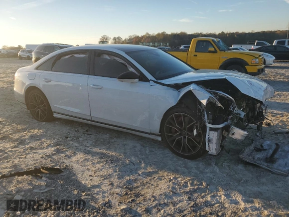 2020 Audi S8 z VIN WAU8SAF82LN004331, wystawiony jako Copart lot #80528434 z przebiegiem 41 383 mil mil oraz Szkody całkowita. Historia ofert i sprzedaży dostępna na DreamBid. Obrazek 4.