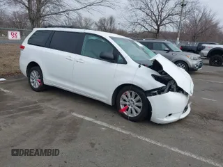 2011 Toyota Sienna LE with VIN 5TDJK3DC7BS029435, listed as a IAAI auction lot 41801955 with 1 mi miles. Bid and sale history available at carsss.com. Image 1.