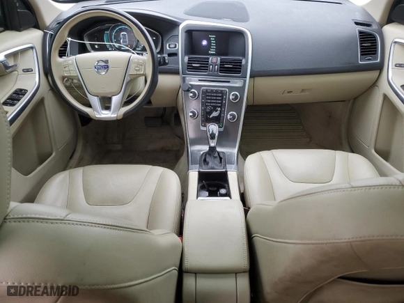 2015 Volvo XC60 T6 Platinum with VIN YV4902RMXF2721719, listed as a Copart auction lot 43857215 with 44,579 mi miles and Clean Title. Bid and sale history available at carsss.com. Image 8.