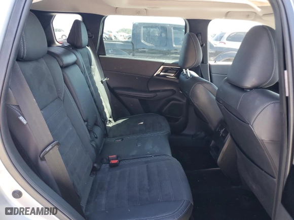 2023 Mitsubishi Outlander SE with VIN JA4J3UA87PZ011214, listed as a Copart auction lot 47597225 with 15,755 mi miles and Salvage Title. Bid and sale history available at carsss.com. Image 11.