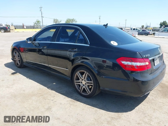2010 Mercedes-Benz E-Class E 350 Luxury with VIN WDDHF5GB0AA072193, listed as a IAAI auction lot 42031041 with 152,969 mi miles. Bid and sale history available at carsss.com. Image 3.